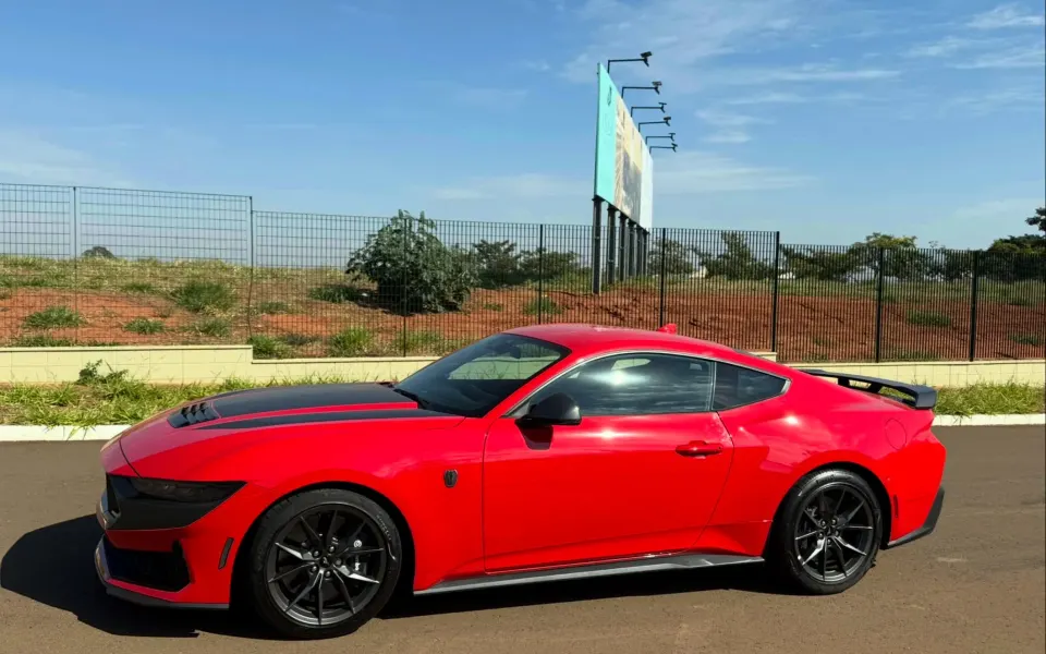 Ford Mustang Dark Horse